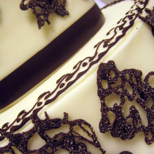 terre-di-eno-decorazione-torta-nuziale-cioccolato